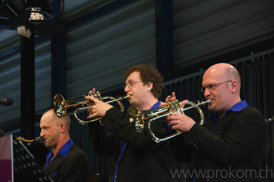 Friedemann Bartels und Christian Maintz am Flügelhorn, Matthias Schinkopf am Tenorsax