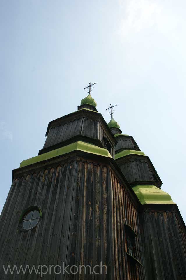 Die Kirche mit den grünen Dächern
