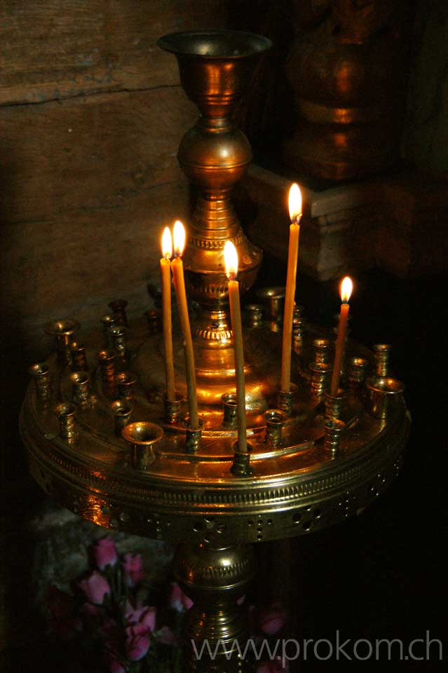 Kerzenständer, mit Bienenwachskerzen